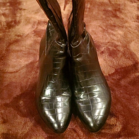 AK Henrie Anne Klein Animal Print Black Leather iflex Tall Boots. Size 8 - Picture 2 of 5